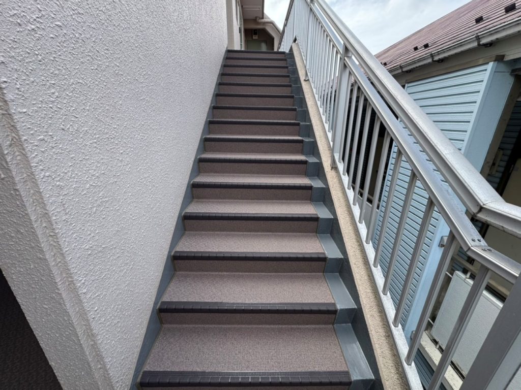 施工の完了した外階段